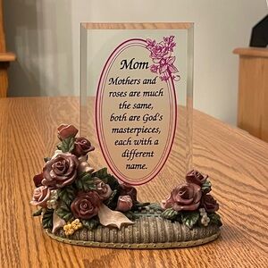 Glass Mom Plaque in a Resin Stand with Pink Roses